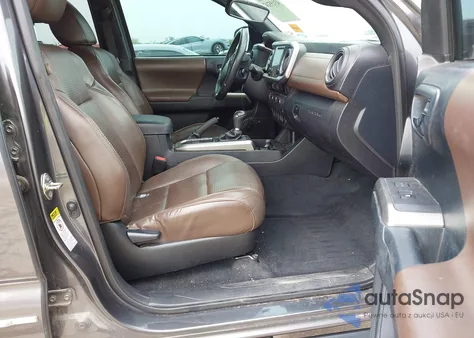 2016 Toyota Tacoma Limited z USA, uszkodzony, nr VIN 5TFGZ5AN2GX038987